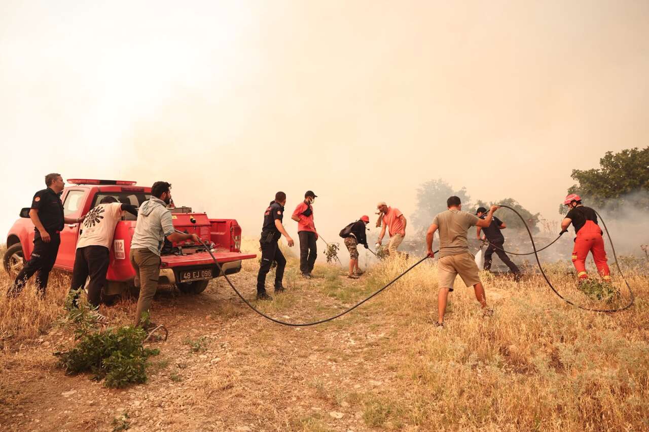 Muğla Büyükşehir Belediyesi, Seydikemer ve Fethiye’deki Yangınlara Tüm Birimleriyle Müdahale Ediyor 9